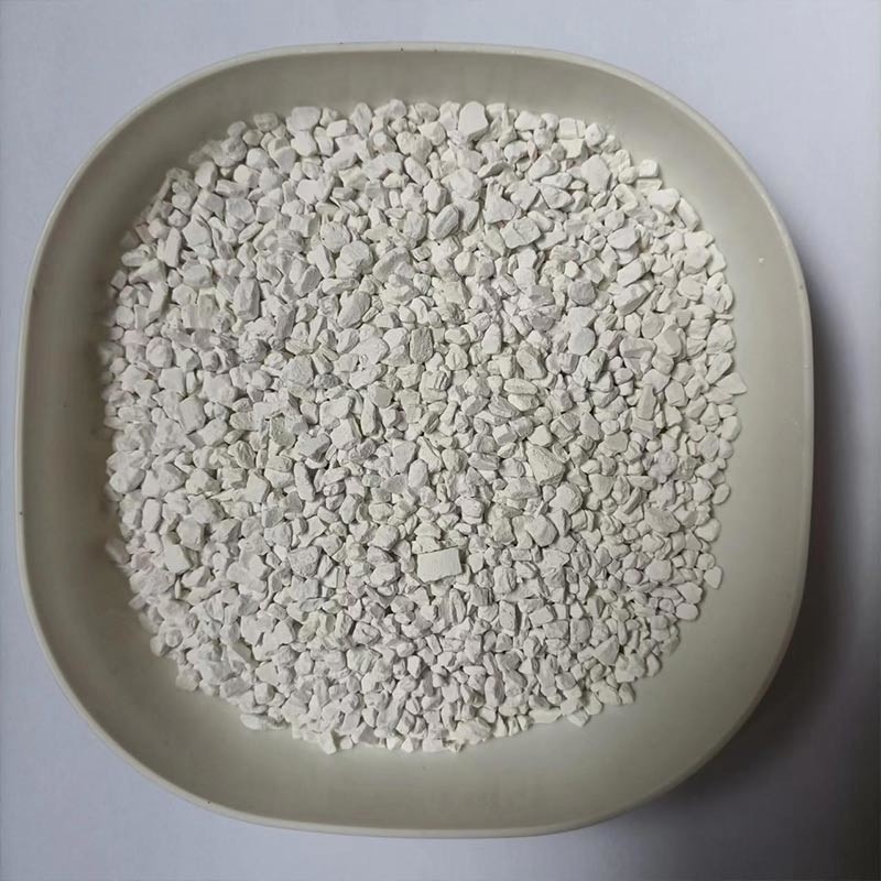 Granularer synthetischer Cryolit mit einem Schmelzpunkt von 1025 °C für Raffinationsmittel