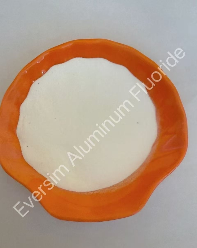 Hohe Reinheit CAS-Nr. 7784-18-1 Weiß sandes Aluminiumfluorid AlF3 Flux für Emaillösung